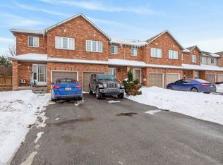 10 Cadham Blvd #29, Hamilton, ON L8W 3X6