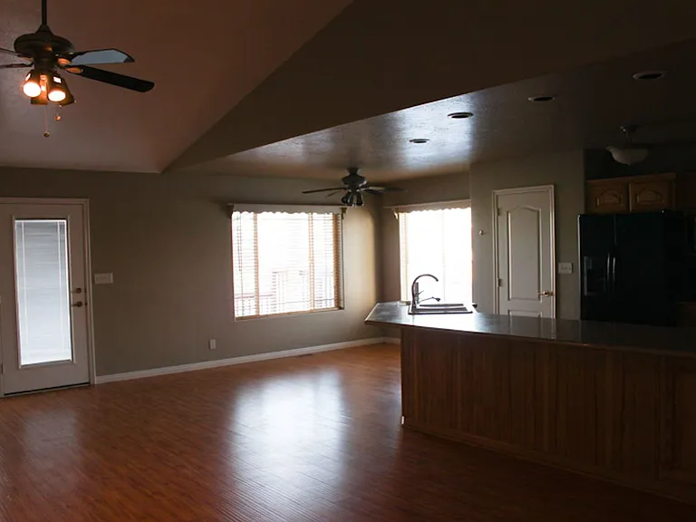 434 W 1600 N — Photo 7