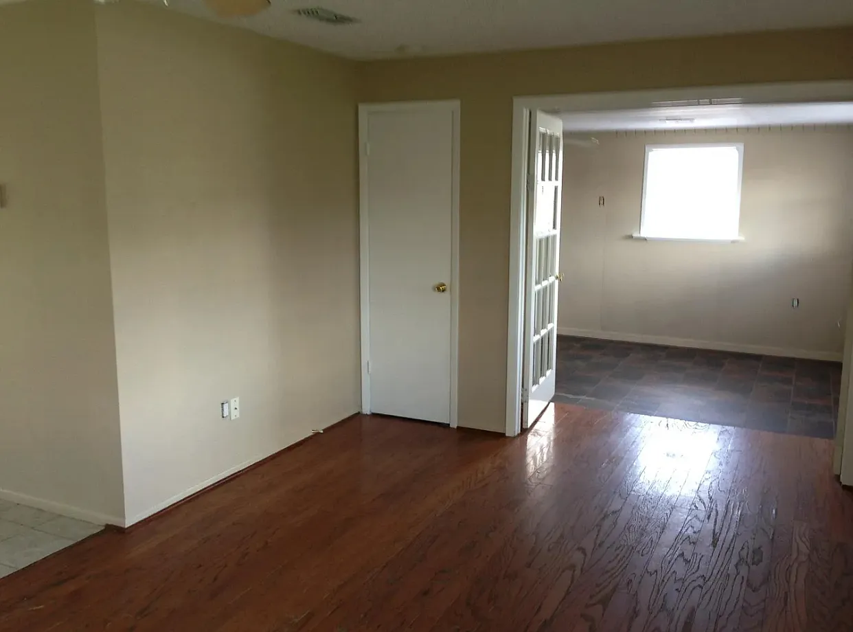 3 bed, 1248 sqft, $1,952 — Photo 3