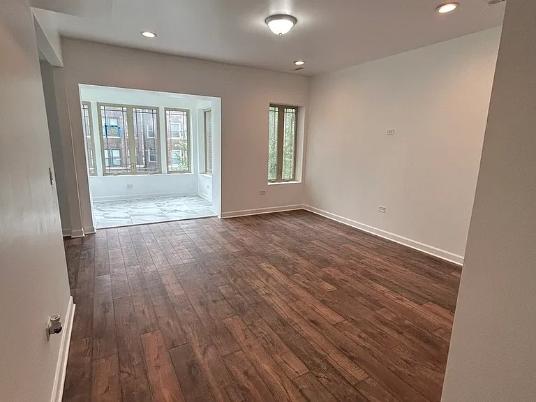 6016 S Saint Lawrence Ave #1 — Photo 4