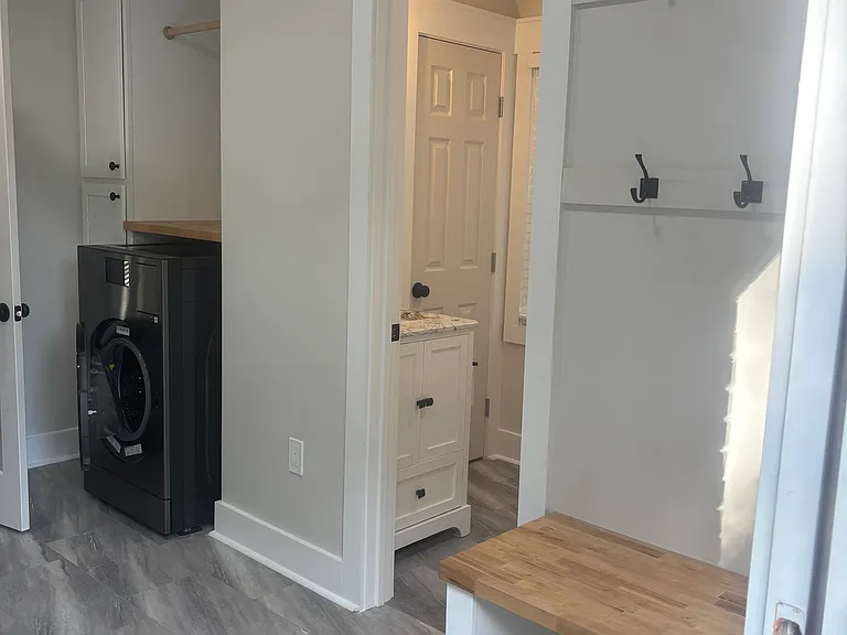 205 McArthur St — Photo 4