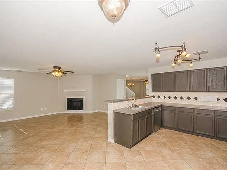 2152 Royal Acres Trl — Photo 12