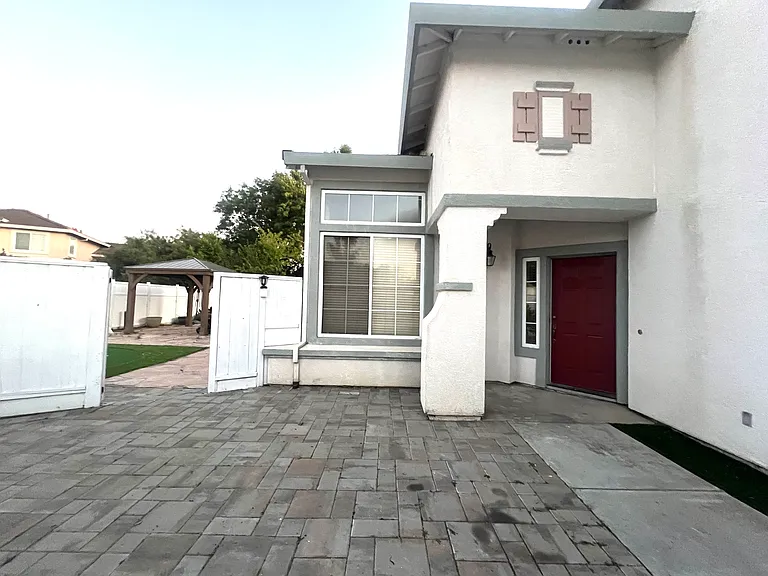 901 Hillock Ct — Photo 30