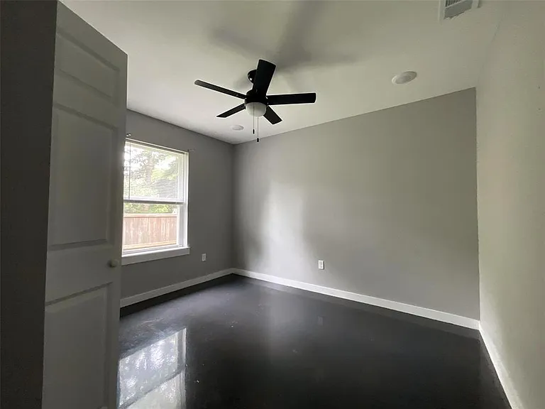 115 Isabella St — Photo 13