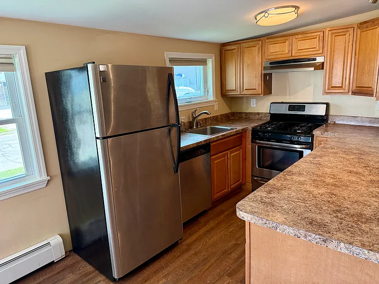 64 S Bay Dr — Photo 5
