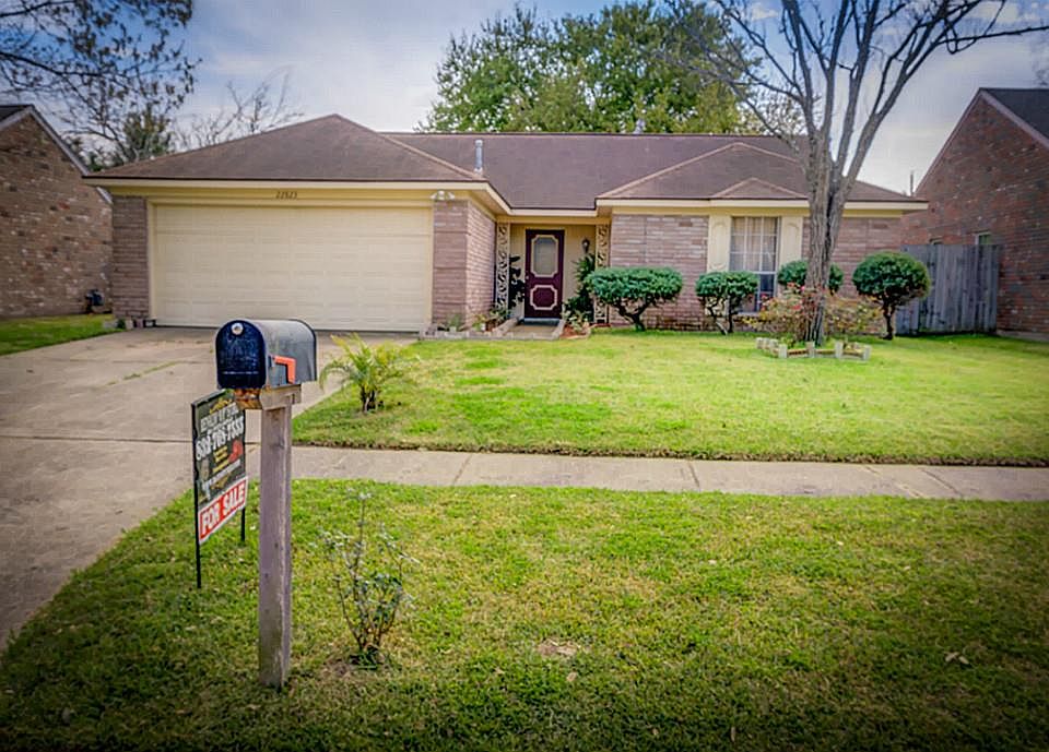 1st image of 22823 Stratford House Ln