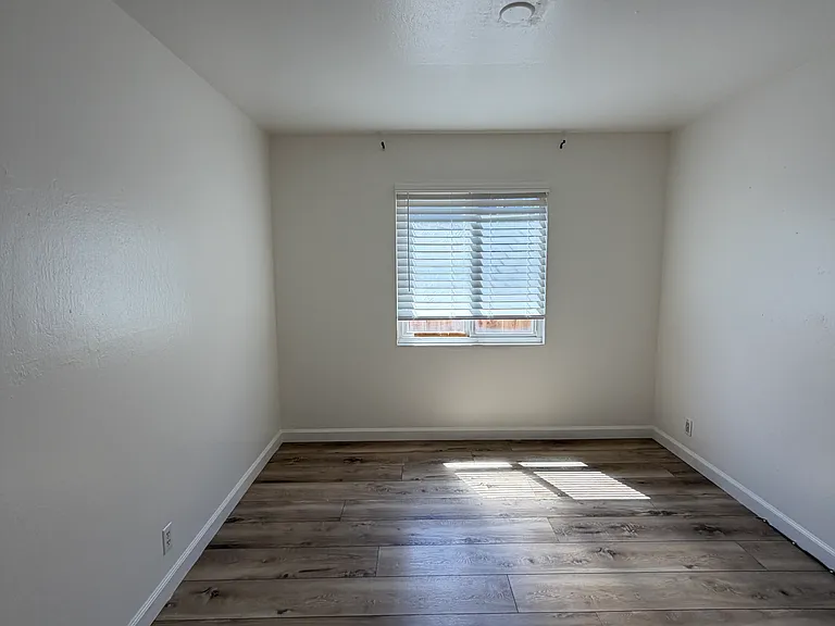354 N 5th St #3 — Photo 7