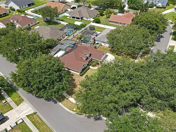 5th image of 2305 Jessica Ln