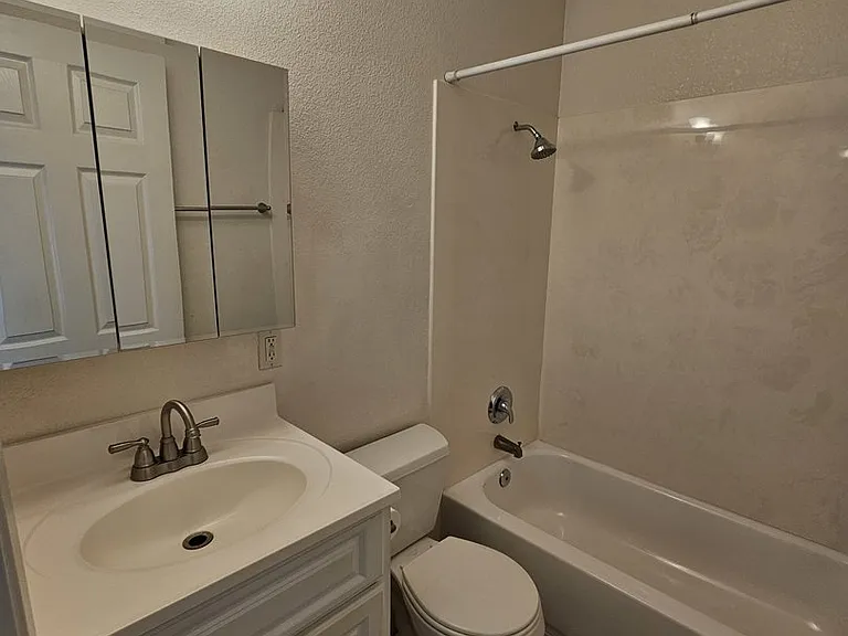 7114 Mohawk St — Photo 21