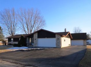 W7663 Pine St, Shiocton, WI 54170