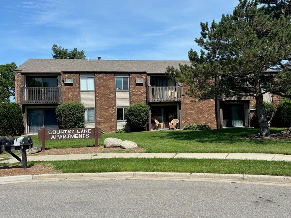 1125 Country Ln, Holland, MI