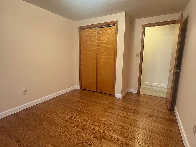 250 Oakland Ave — Photo 17