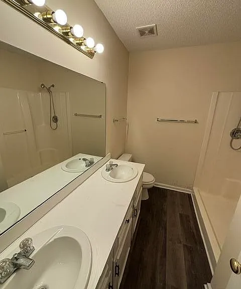 31 Radcliff Dr — Photo 12