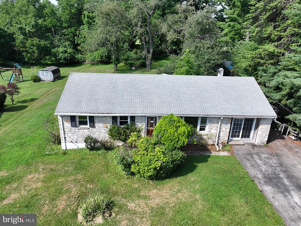 1st image of 3232 Walker Ln
