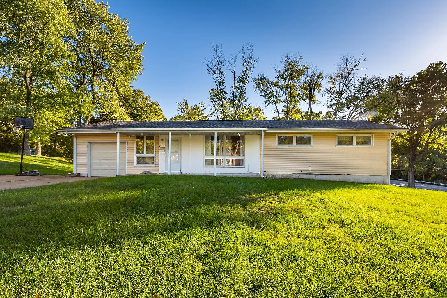 10944 Townley Dr photo 1