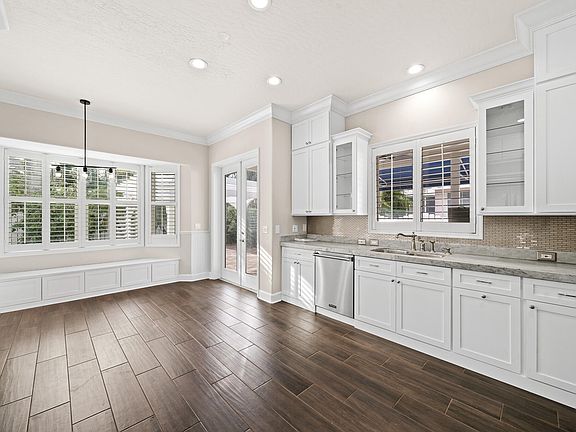 5th image of 202 Waterside Dr