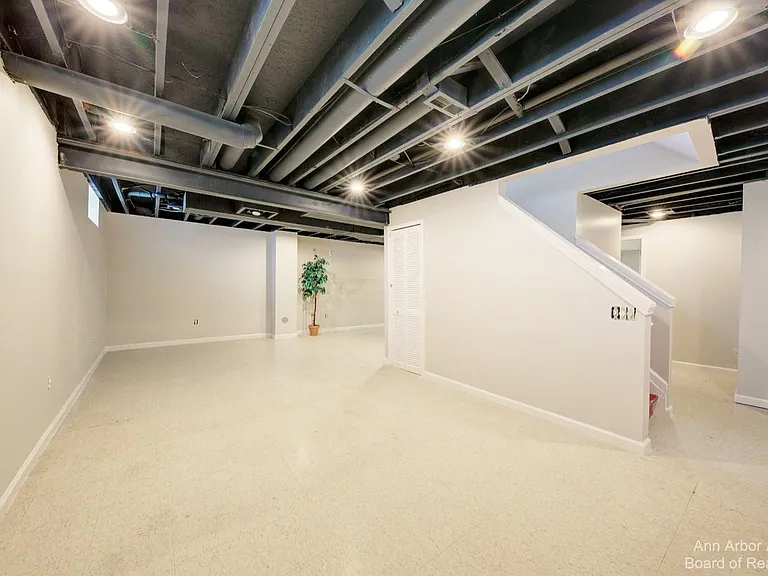 3127 Dunwoodie Rd #38 — Photo 40