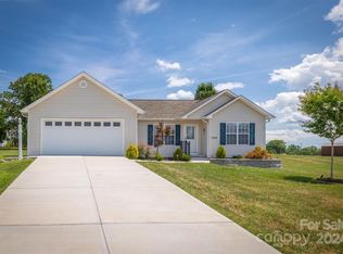 1592 Windy Holly Ln, Newton, NC 28658