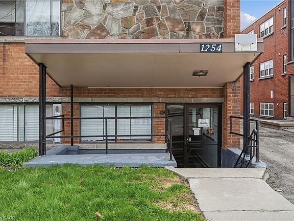 4th image of 1254 Fennell Ave E