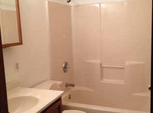 2702 Rudeen Close APT 15, Rockford, IL 61108