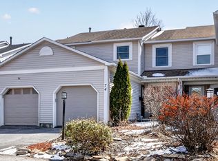 74 Palomino Dr, Ottawa, ON K2M1N2