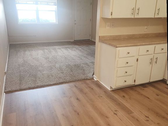 4th image of 103 Church Ave SE #B