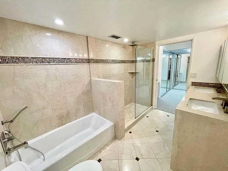 1177 California St #1132 — Photo 18