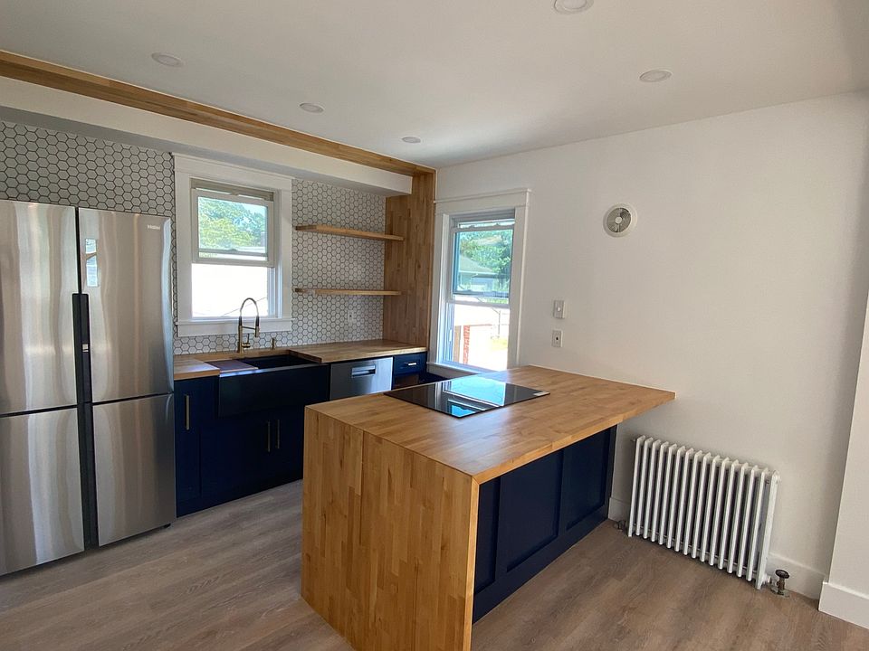 1st image of 12 Moore Pl Floor 1