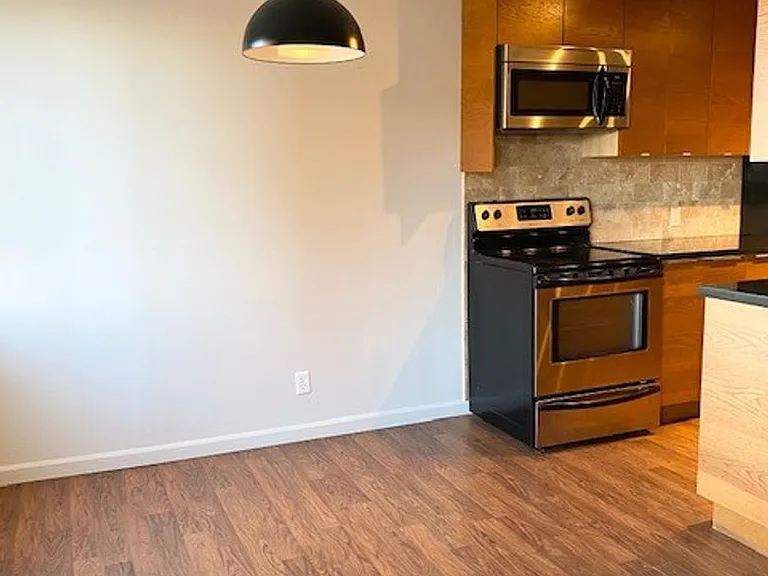 2020 Building — Photo 52