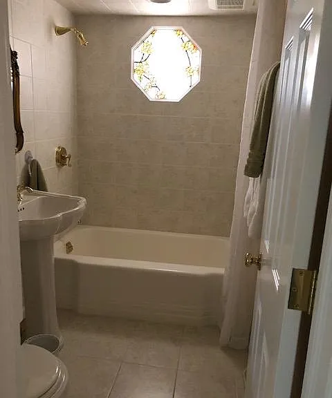 210 E Wilson St — Photo 6
