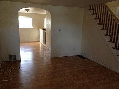 2nd image of 1514 E Howell St