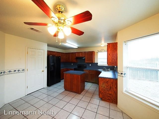 1st image of 2904 Wesley Dr