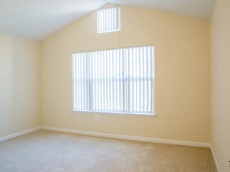 Bellevue - Liberty Military Housing — Photo 25