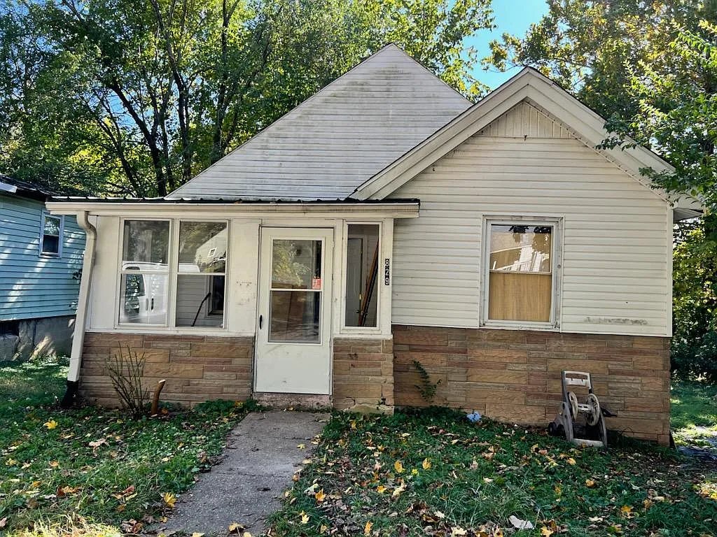 2 bed, 864 sqft, $500 — Photo 1