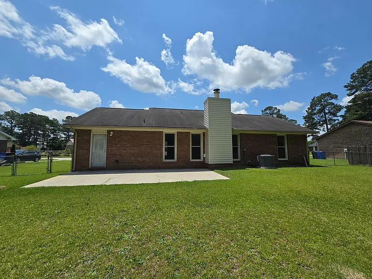 7574 Beverly Dr — Photo 11