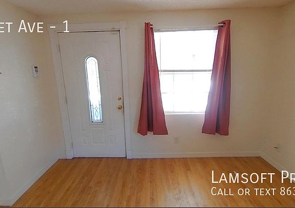 3rd image of 542 Violet Ave #1
