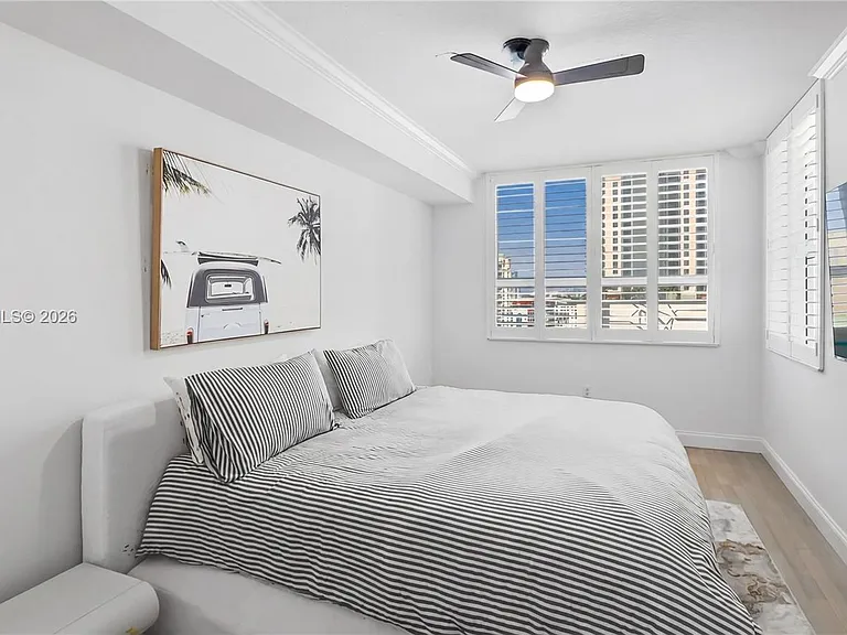 350 SE 2nd St #1150 — Photo 14