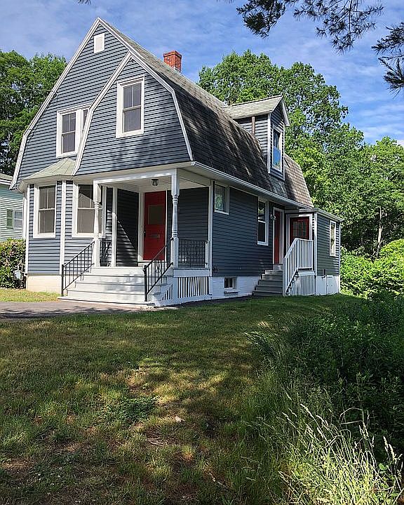 2nd image of 102 Veranda St