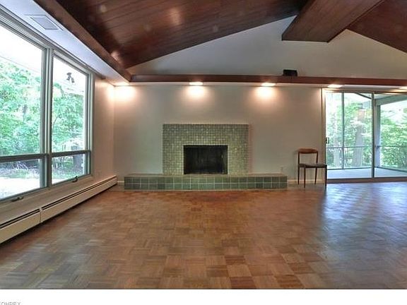 3rd image of 3412 Lawton Ln
