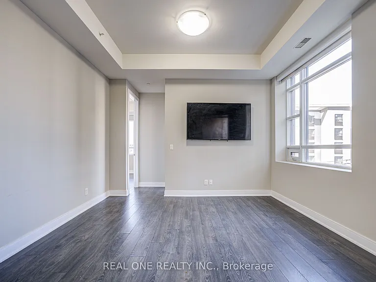 150 Main St W #409 — Photo 13
