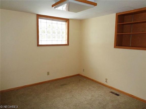 5th image of 886 Barkston Dr