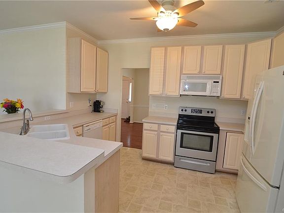 3rd image of 2820 Greenwing Ln
