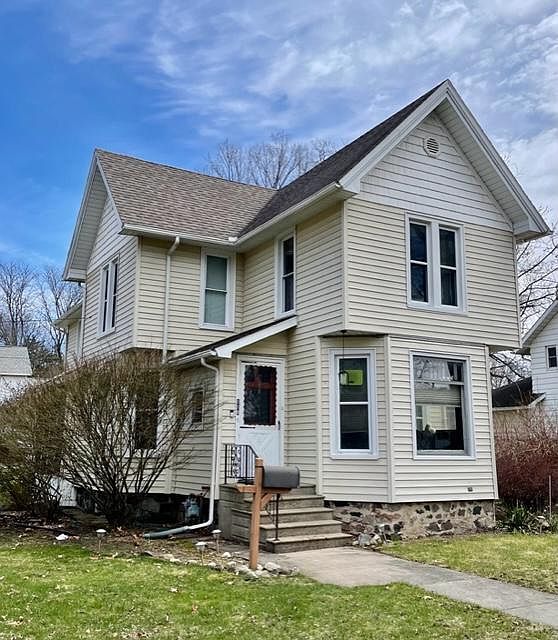 1st image of 119 Oak St