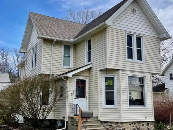 119 Oak St, Hillsdale, MI 49242