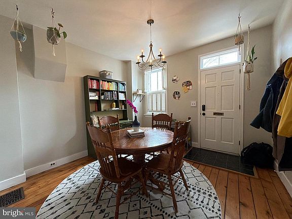 4th image of 1322 Penn St