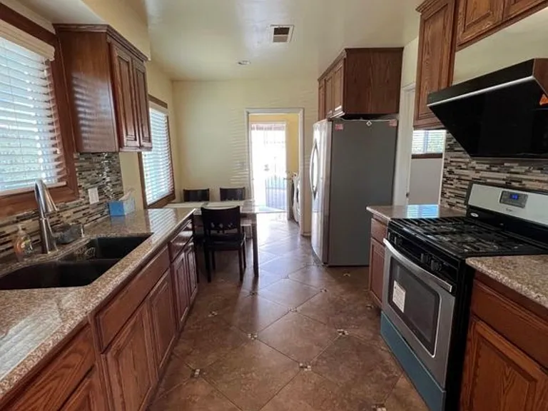 4870 Fratus Dr — Photo 4