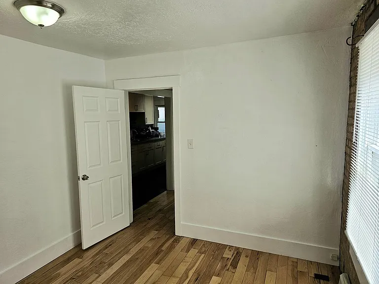 156-162 168 I St — Photo 23