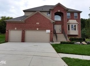 24390 Caspian Dr, Macomb, MI 48042