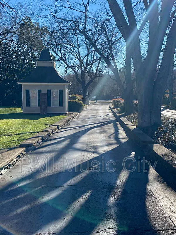 1 bed, 1.0 bath, 771 sqft, $1,295 — Photo 4