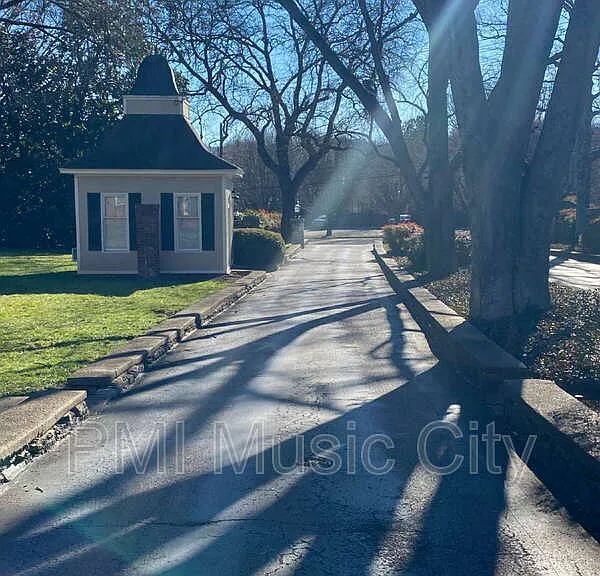 5025 Hillsboro Pike #15L — Photo 4